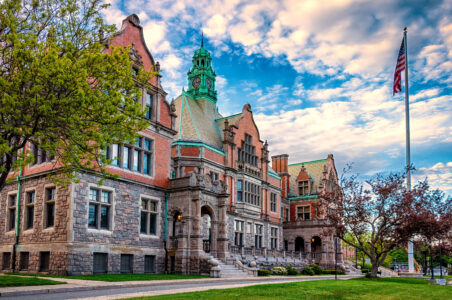  style='float:left;margin:0 20px 20px 0'