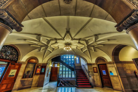  style='float:left;margin:0 20px 20px 0'