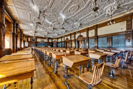  style='float:left;margin:0 20px 20px 0'